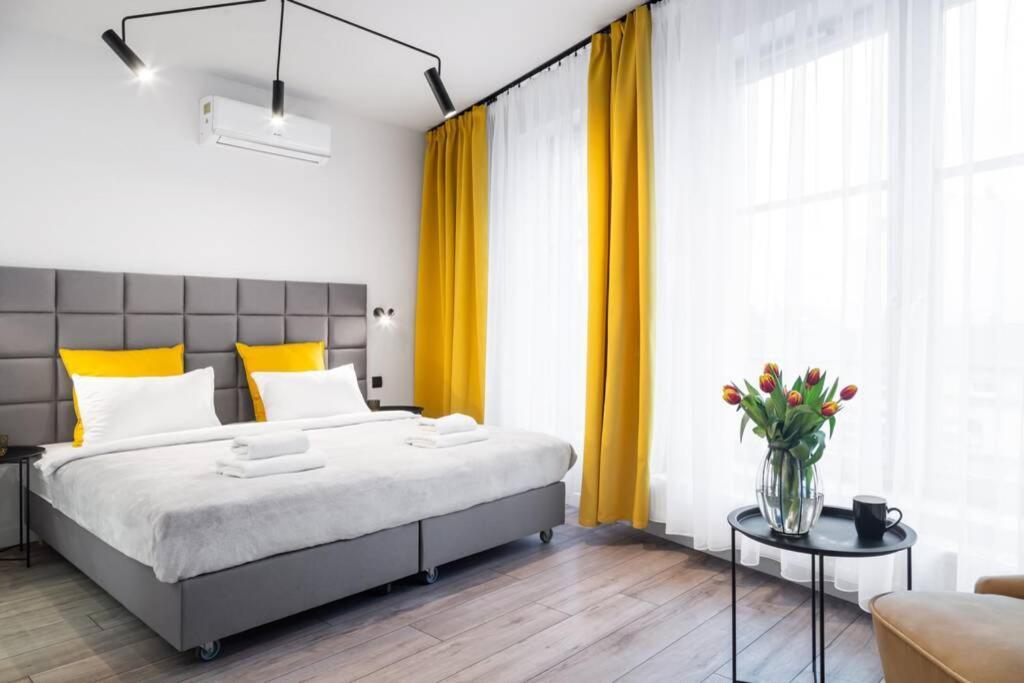 Househost Apartment: Miodowa 42/8B Street Krakow Luaran gambar